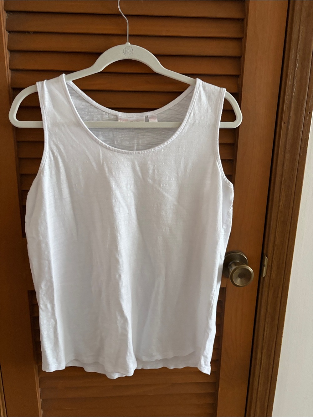 Belle by Kim Gravel White Sleeveless Tank Top